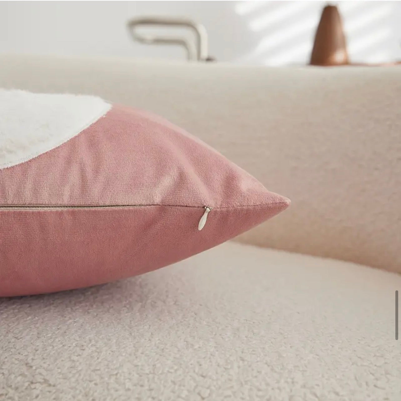 Easter Bunny Cushion Cover - Pink Velvet Decorative Sofa Pillow 45x45cm