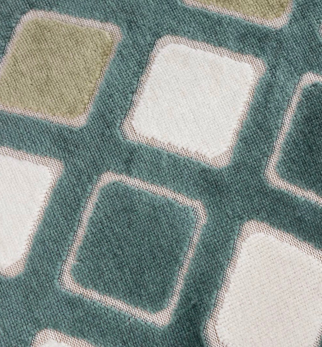 Geometric Patterned Cushion Cover – Green Velvet Diamond Design 35x50cm